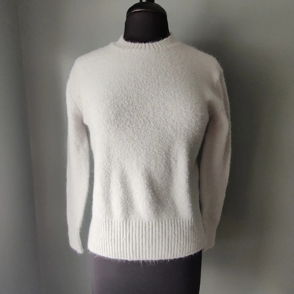 Kut from the Kloth Light Purple Crewneck Sweater - Picture 1 of 4